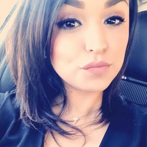 Meet your Posher, Estefany